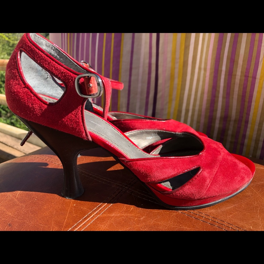 Linea Paola red suede hour glass heel size 8